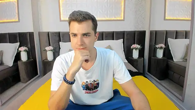 ThomasSmity online show from November 25, 2025, 5:35 pm