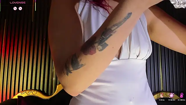 LolyYunno online show from April 19, 2026, 2:12 am