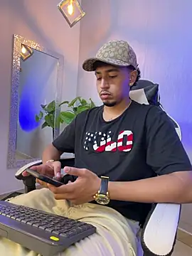 Snapshot of Brand_Collins chatting on May 13, 2026, 1:18 pm Brand Collins online show from May 13, 2026, 1:18 pm
