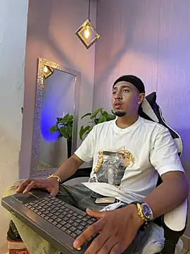 Snapshot of Brand_Collins chatting on May 29, 2026, 12:11 pm Brand Collins online show from May 29, 2026, 12:11 pm