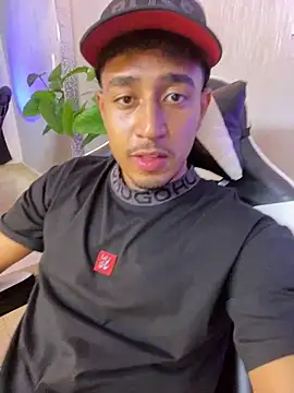 Snapshot of Brand_Collins chatting on April 18, 2026, 7:58 pm Brand Collins online show from April 18, 2026, 7:58 pm