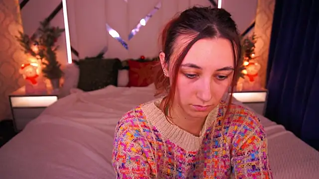 Snapshot of RoxieRay chatting on January 7, 2026, 3:28 pm RoxieRay online show from January 7, 2026, 3:28 pm