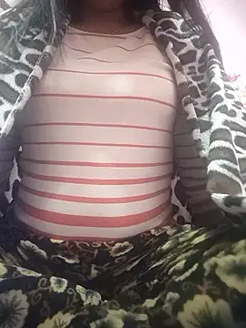 Juliekhan 98 online show from January 12, 2026, 9:05 am