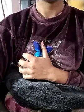 RASHMI SHARMA9 online show from February 1, 2026, 5:33 pm