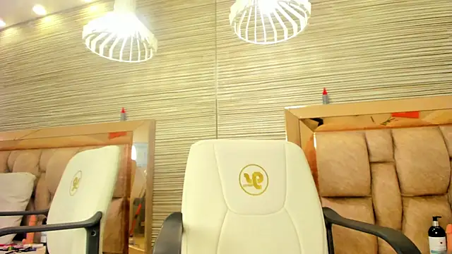 lily harver online show from November 28, 2025, 1:39 am