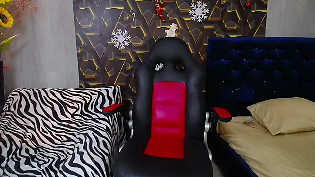 kim curlyy online show from November 30, 2025, 2:40 pm