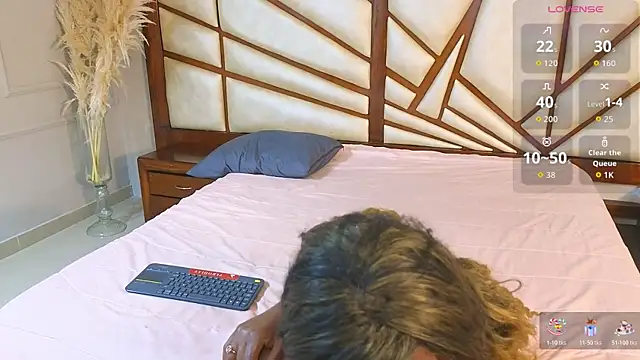 Snapshot of Minni_Selena chatting on December 20, 2025, 7:39 pm Minni Selena online show from December 20, 2025, 7:39 pm