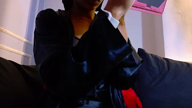 GenesisJordan online show from December 17, 2025, 11:59 am