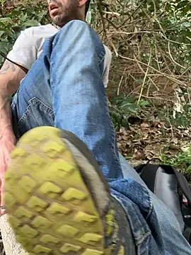 dura87 online show from April 10, 2026, 2:02 pm