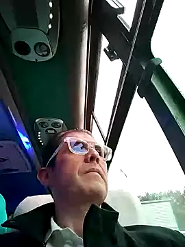 Fuegosutil online show from November 28, 2025, 2:17 pm