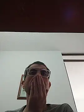 Fuegosutil online show from January 9, 2026, 5:09 pm