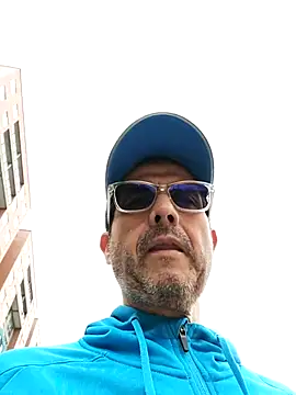 Fuegosutil online show from December 4, 2025, 4:17 pm