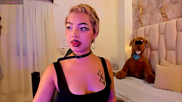 sussy lonndun online show from December 22, 2025, 8:42 pm