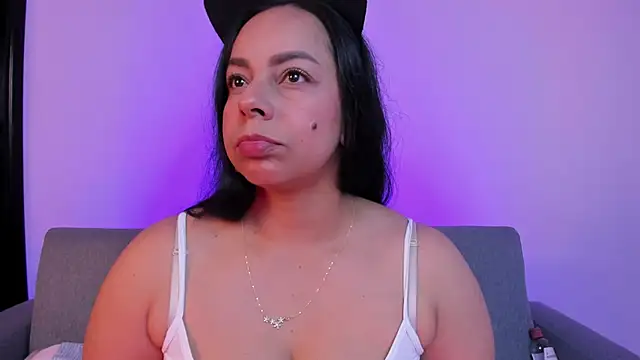 jimena chic1 online show from May 18, 2026, 10:25 pm