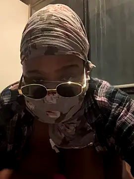 Kxxxeee online show from November 26, 2025, 1:49 am