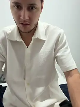 RicoValen online show from February 17, 2026, 1:36 am