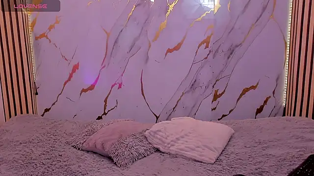 Dakota ferreti  online show from April 21, 2026, 12:45 pm