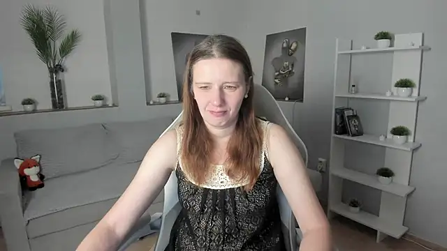 KathrineMeyer online show from December 3, 2025, 3:07 am