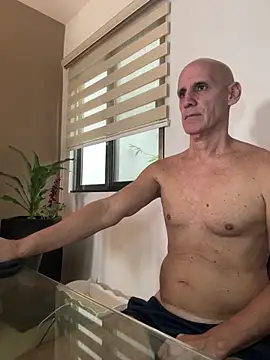 Snapshot of Elosoo chatting on December 13, 2025, 8:26 pm Elosoo online show from December 13, 2025, 8:26 pm