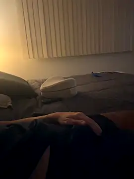 Snapshot of Elosoo chatting on December 21, 2025, 12:46 am Elosoo online show from December 21, 2025, 12:46 am