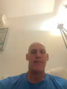 Snapshot of Elosoo chatting on April 9, 2026, 9:37 am Elosoo online show from April 9, 2026, 9:37 am