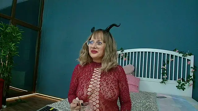 Cougar Milff online show from June 14, 2026, 7:59 pm