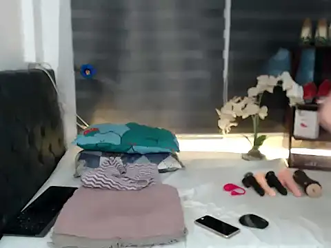 sylvannia cumslut online show from February 7, 2026, 9:17 am