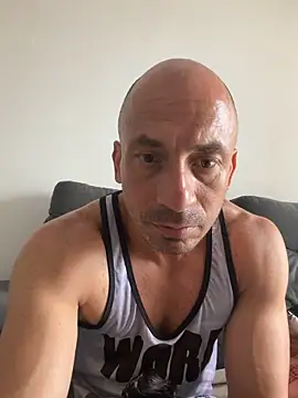 Russo41rj online show from December 19, 2025, 2:41 pm