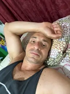 Snapshot of Russo41rj chatting on November 27, 2025, 3:40 am Russo41rj online show from November 27, 2025, 3:40 am