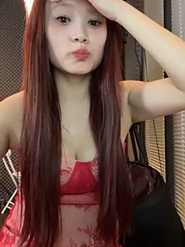 YYoom online show from November 26, 2025, 4:07 pm