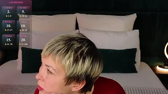 HelenSvon online show from November 28, 2025, 8:47 am