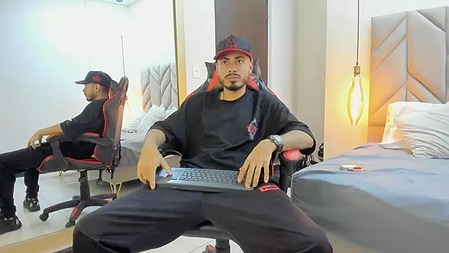 Snapshot of MatthewCullen chatting on February 23, 2026, 7:47 pm MatthewCullen online show from February 23, 2026, 7:47 pm