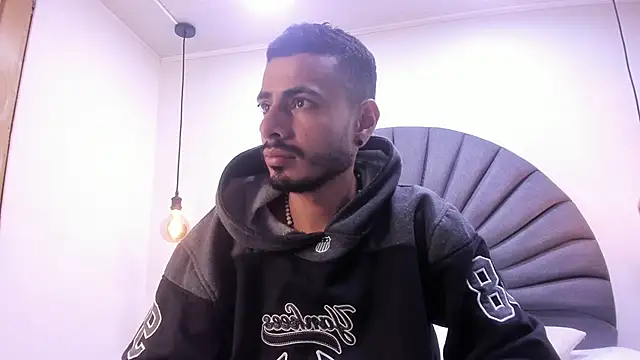 Snapshot of MatthewCullen chatting on February 3, 2026, 2:53 am MatthewCullen online show from February 3, 2026, 2:53 am