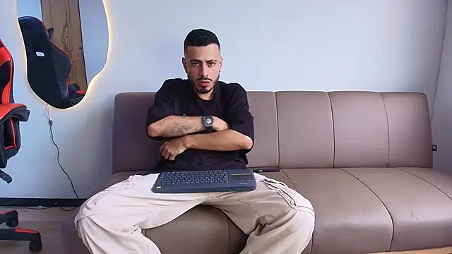 Snapshot of MatthewCullen chatting on February 12, 2026, 8:19 pm MatthewCullen online show from February 12, 2026, 8:19 pm