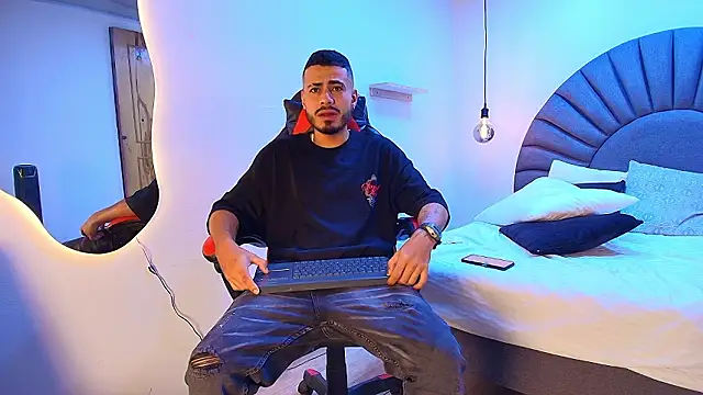 Snapshot of MatthewCullen chatting on February 15, 2026, 8:24 am MatthewCullen online show from February 15, 2026, 8:24 am