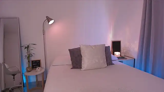 Snapshot of fluffycurls chatting on March 20, 2026, 2:29 pm fluffycurls online show from March 20, 2026, 2:29 pm