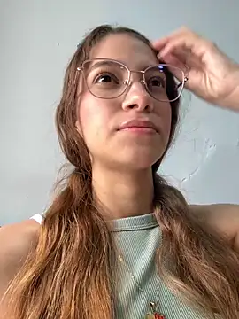 Vanneskk online show from December 3, 2025, 1:32 pm