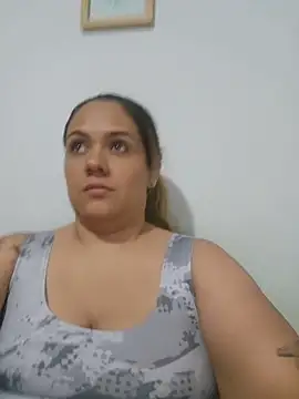 Snapshot of LoreinnFox chatting on May 16, 2026, 9:47 pm LoreinnFox online show from May 16, 2026, 9:47 pm