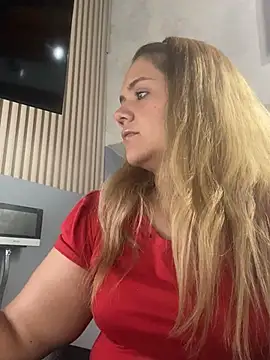 Snapshot of LoreinnFox chatting on April 2, 2026, 10:16 pm LoreinnFox online show from April 2, 2026, 10:16 pm