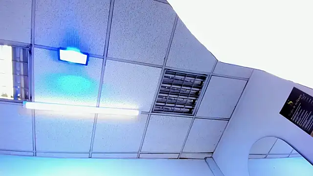 Alyssa Noah online show from April 21, 2026, 2:25 am