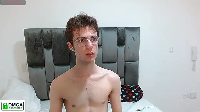 SaccharineSin online show from November 28, 2025, 1:39 am