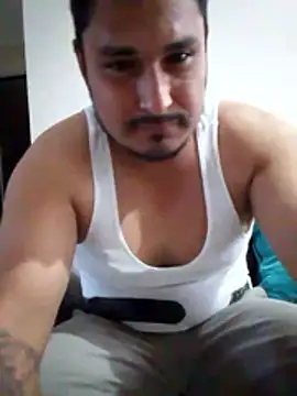 cristian112090 online show from February 5, 2026, 11:55 pm