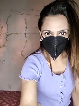 Snapshot of HONEY_BEBS chatting on February 3, 2026, 6:02 pm HONEY BEBS online show from February 3, 2026, 6:02 pm