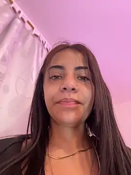 Hannacruz  online show from November 28, 2025, 6:41 pm