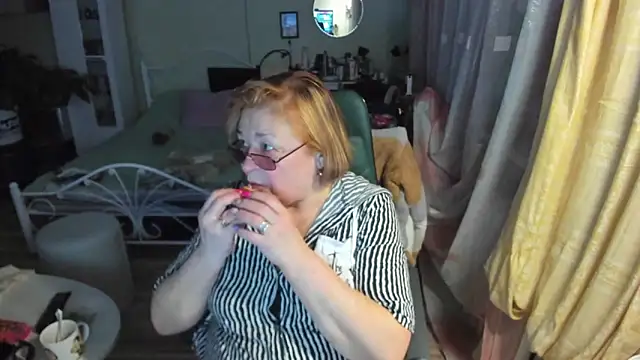 Snapshot of rekelme chatting on April 10, 2026, 5:42 pm rekelme online show from April 10, 2026, 5:42 pm