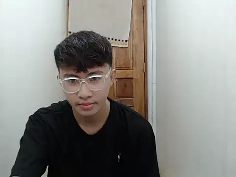 Snapshot of asiantwink0000 chatting on December 18, 2025, 8:30 am asiantwink0000 online show from December 18, 2025, 8:30 am