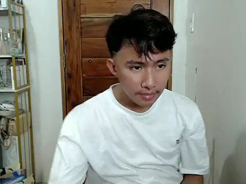 Snapshot of asiantwink0000 chatting on December 14, 2025, 8:20 am asiantwink0000 online show from December 14, 2025, 8:20 am