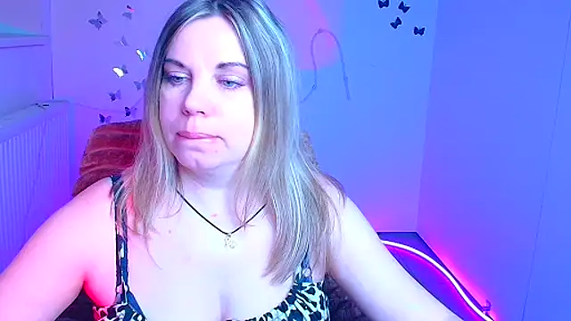 Snapshot of Amanda_Swannn chatting on April 5, 2026, 5:58 am Amanda Swannn online show from April 5, 2026, 5:58 am