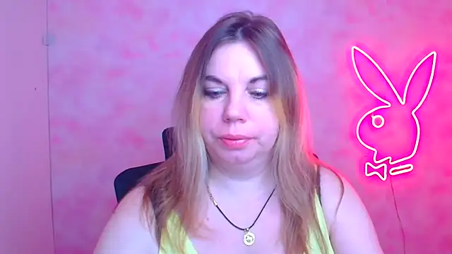 Amanda Swannn online show from December 17, 2025, 6:51 am