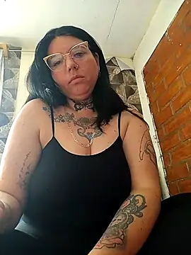 peligrosaexotica online show from November 28, 2025, 1:00 pm